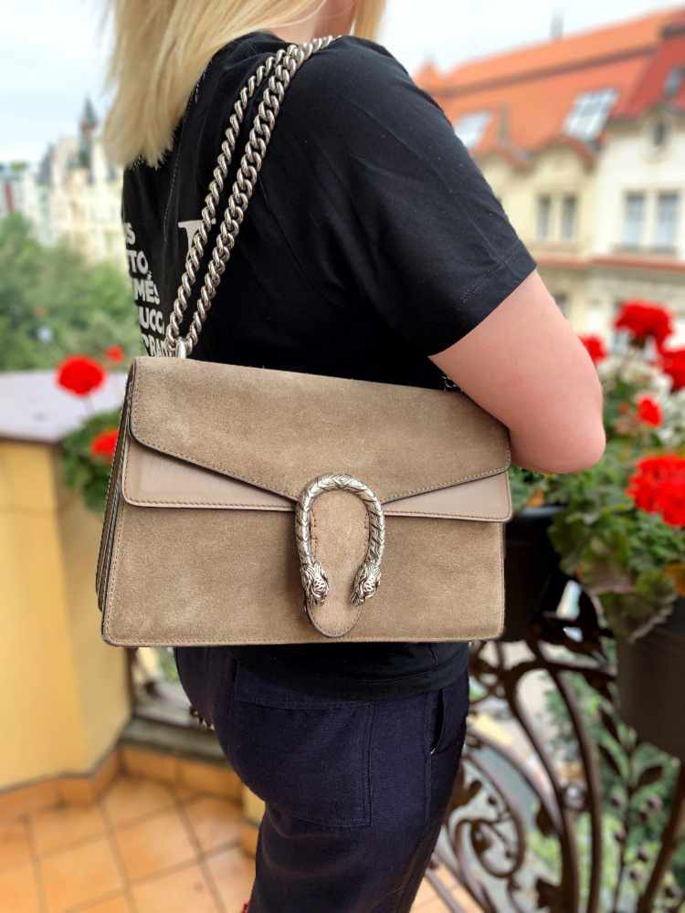 Gucci - Small Suede Taupe | www.luxurybags.eu