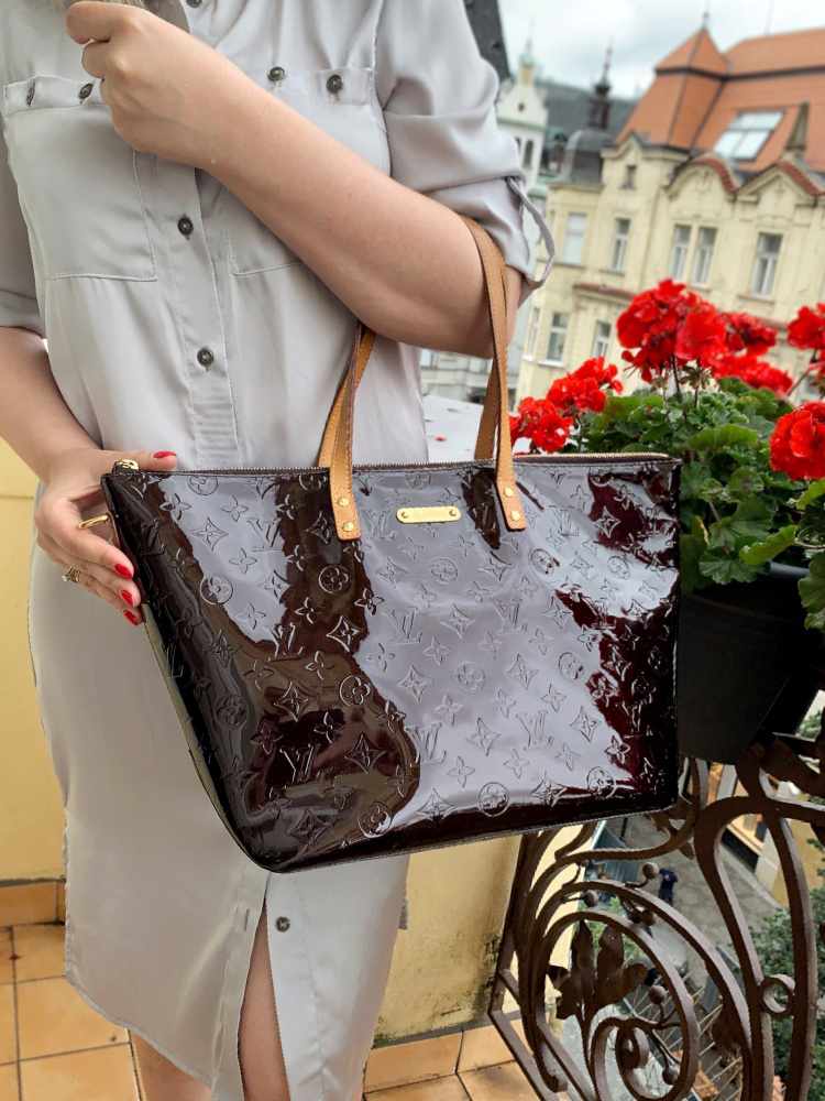 Louis Vuitton Monogram Vernis Bellevue GM - Burgundy Totes