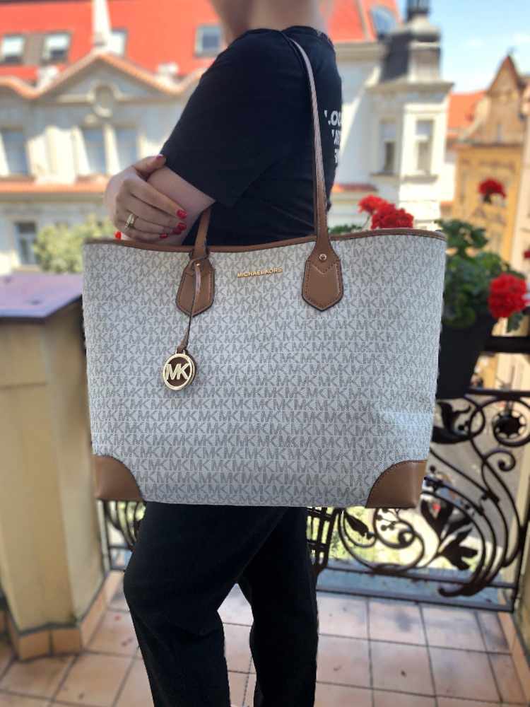 mk tote