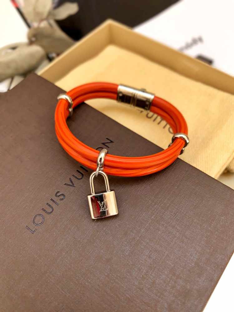 Louis Vuitton Keep It Shape Leather Bracelet