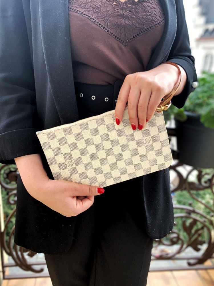 Louis Vuitton Pattern Print, White Damier Azur Eva Pochette