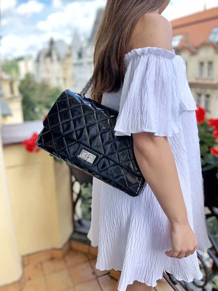 chanel maxi 2.55