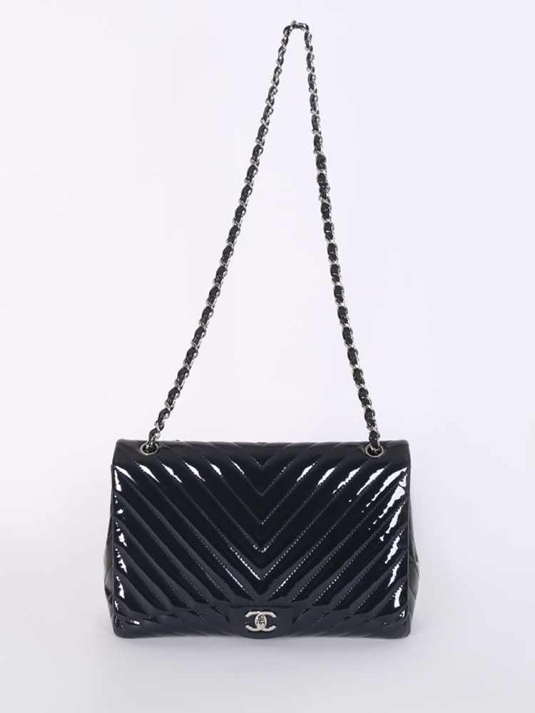 Chanel - Maxi Classic Single Flap Bag Chevron Patent Dark Blue