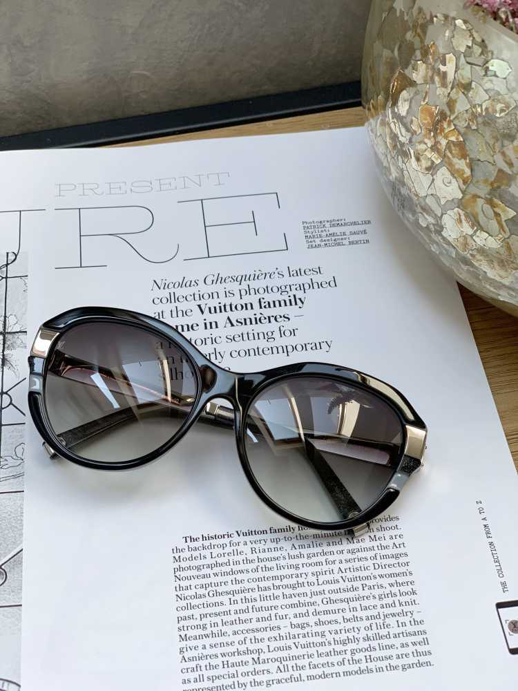Louis Vuitton Sunglasses Frame Z0489E 93L Petit Soupçon Italy 
