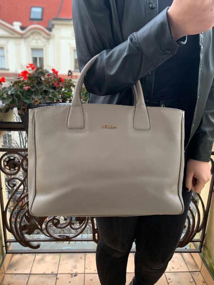 Furla Camilla Saffiano Leather Tote Bag Grey www.luxurybags.eu