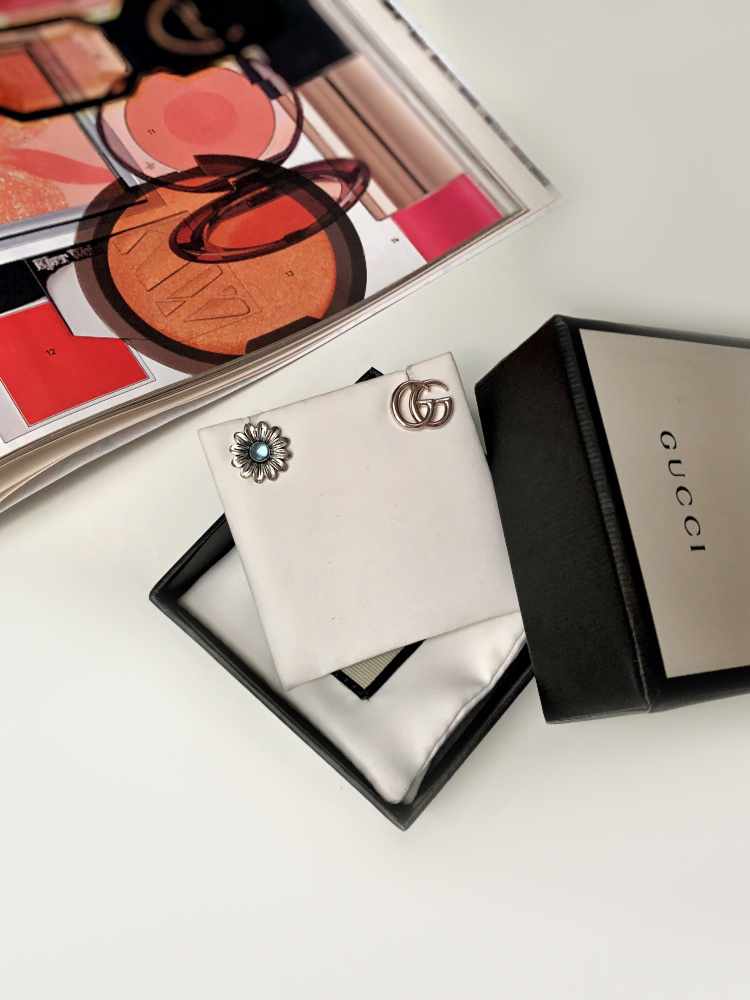 Gucci Double G Flower Silver Stud Earrings www.luxurybags.eu