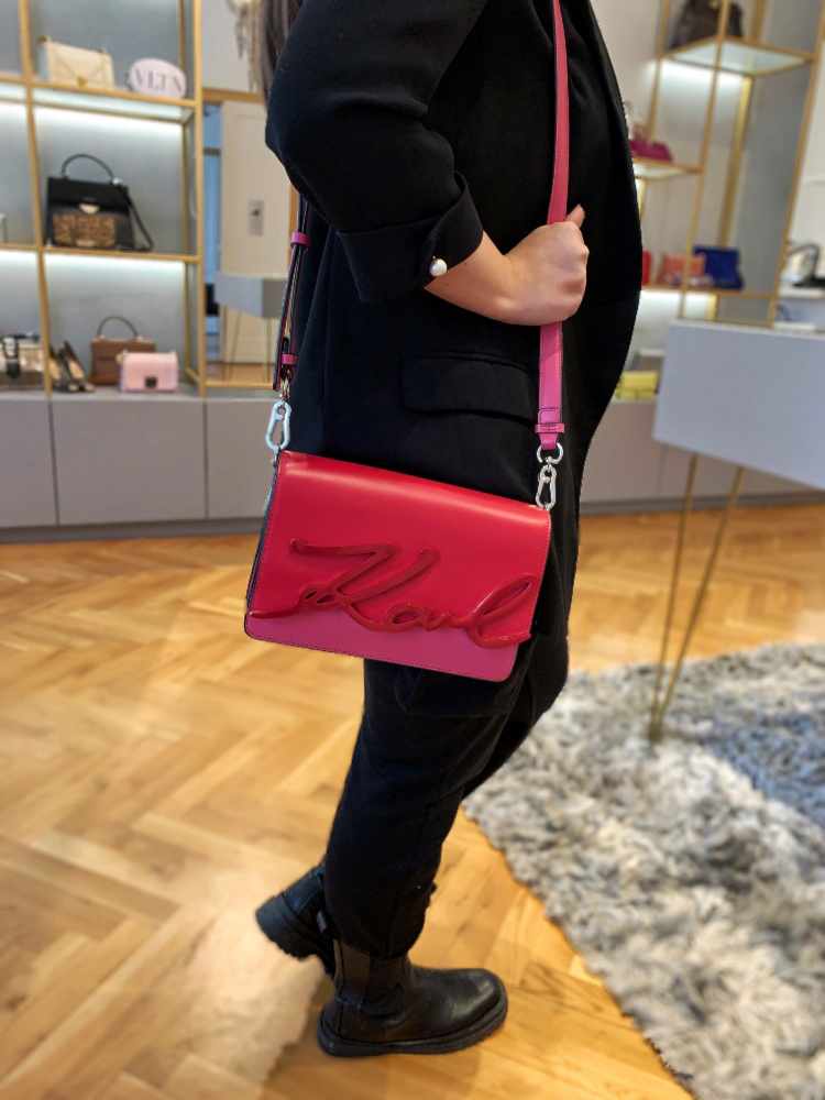 Karl Lagerfeld - K/Signature Leather Shoulder Bag Pink