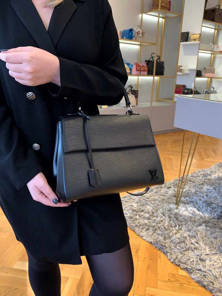 Louis Vuitton - Cluny MM Epi Leather Noir