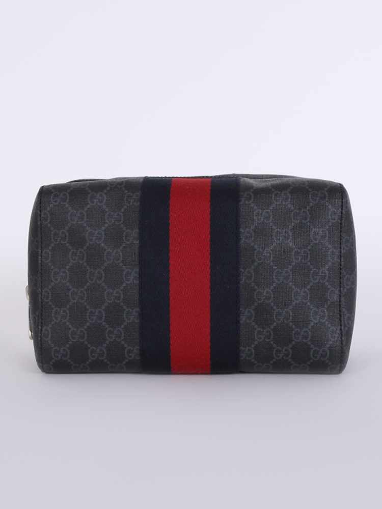 Gucci supreme toiletry case 2025