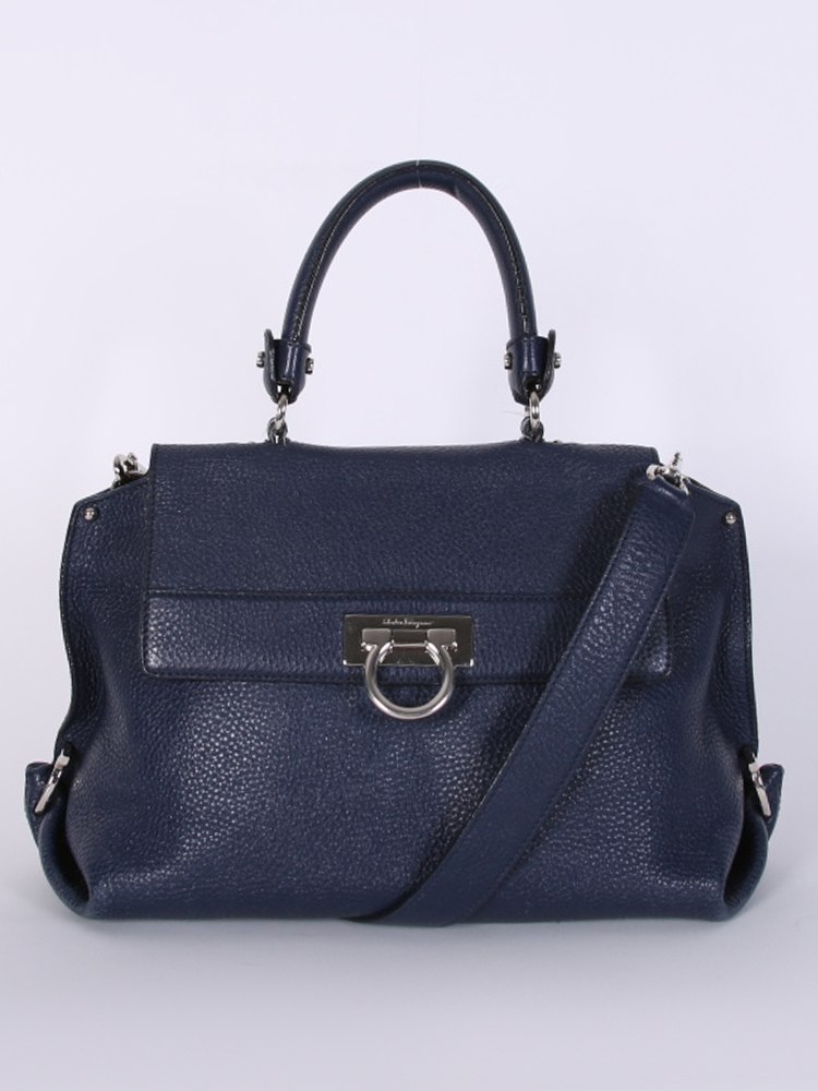Ferragamo discount sofia medium