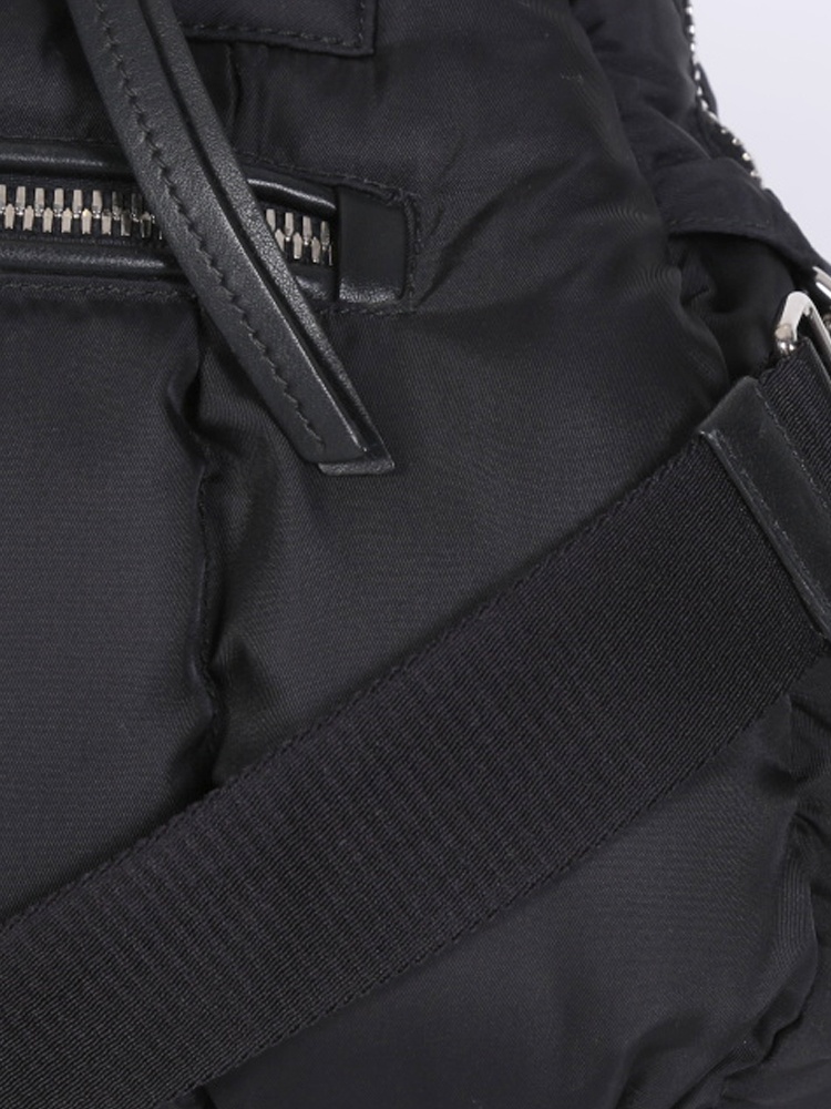 Prada - Tessuto Nylon Bomber Bowler Bag Nero | www.luxurybags.eu