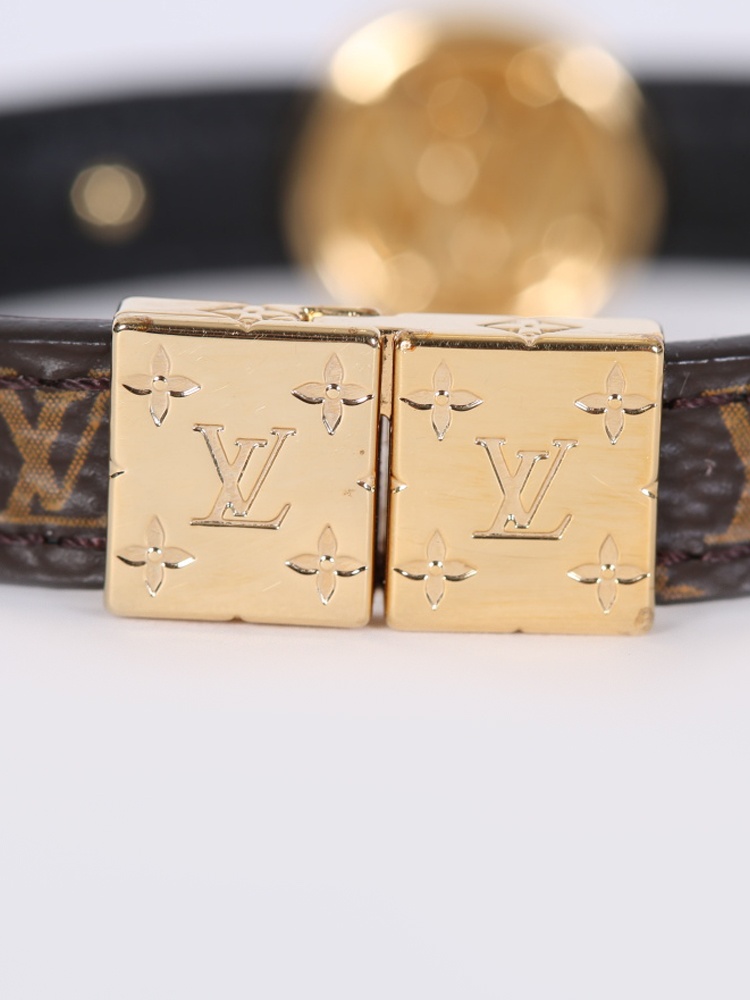 Louis Vuitton LV Circle Reversible Bracelet Monogram Black Monogram. Size 17