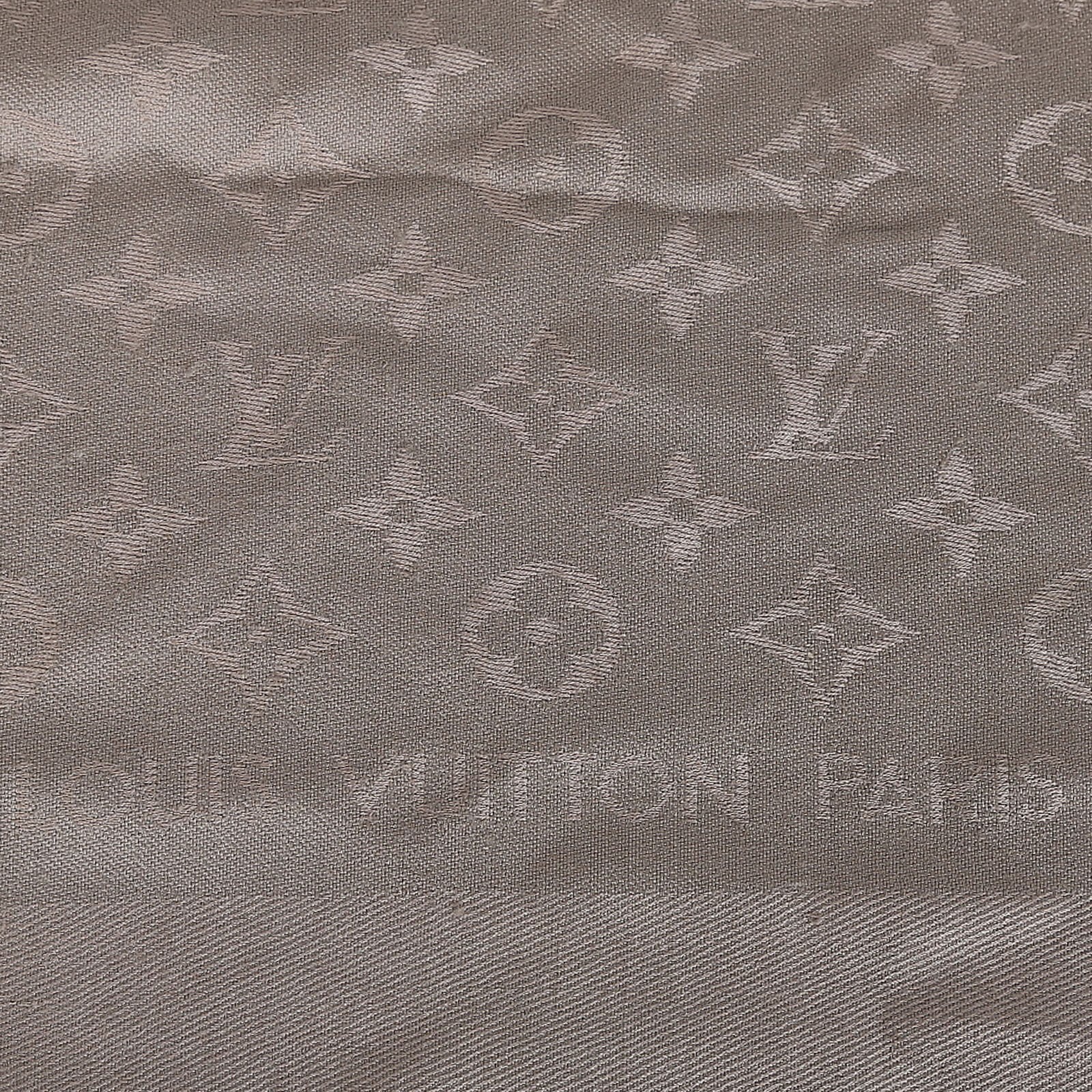 Louis Vuitton – Louis Vuitton Classic Monogram Shawl Verone