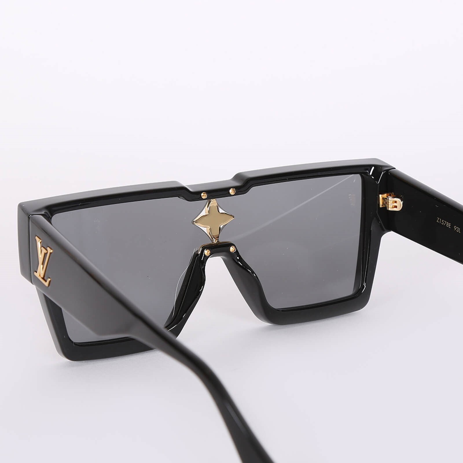Louis Vuitton Cyclone Mask Sunglasses Multicolore Acetate & Metal. Size W