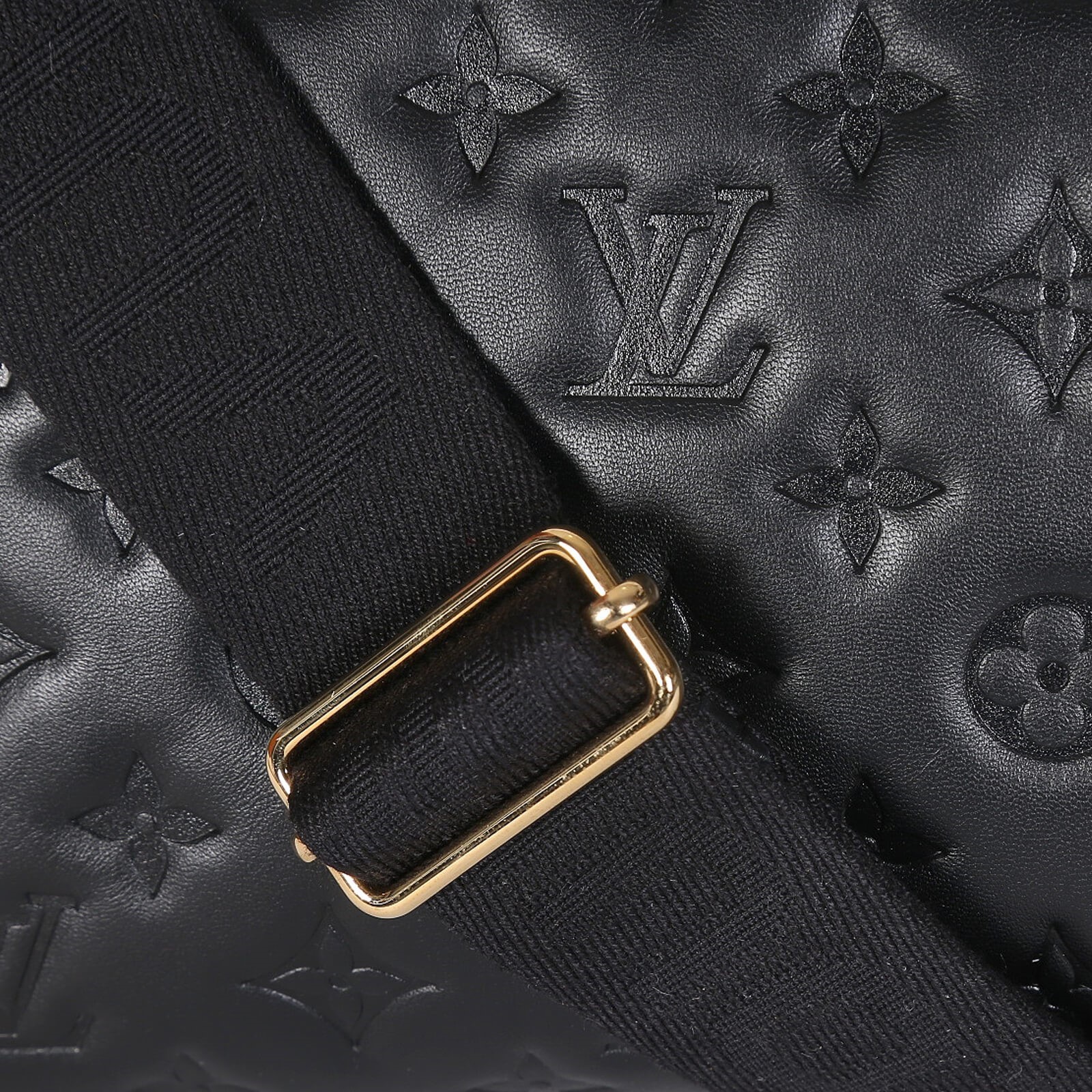 Louis Vuitton - Coussin MM Puffy Lambskin Bag Noir