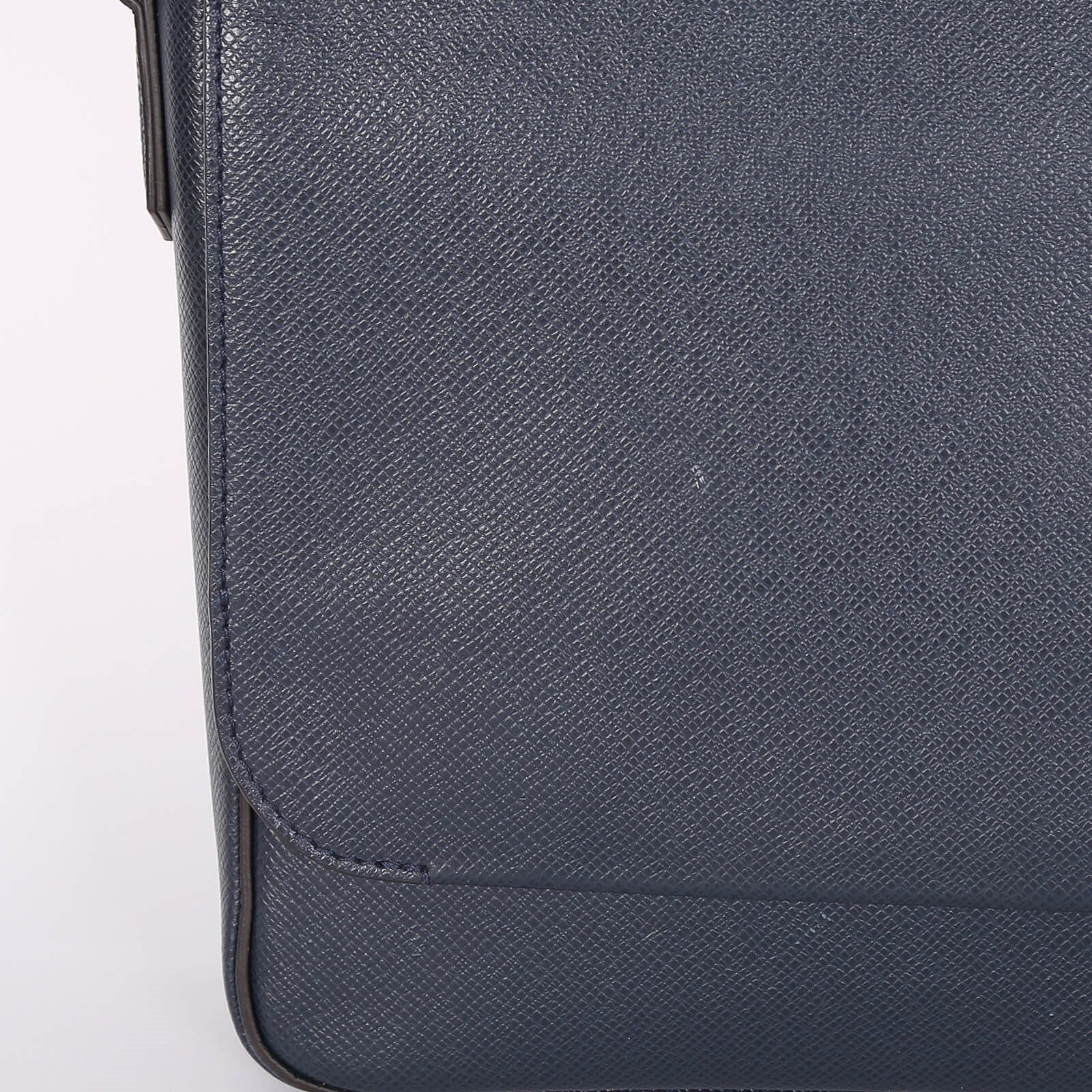 Louis Vuitton Taiga Roman PM M32700 Brown Leather Pony-style calfskin  ref.1000832 - Joli Closet