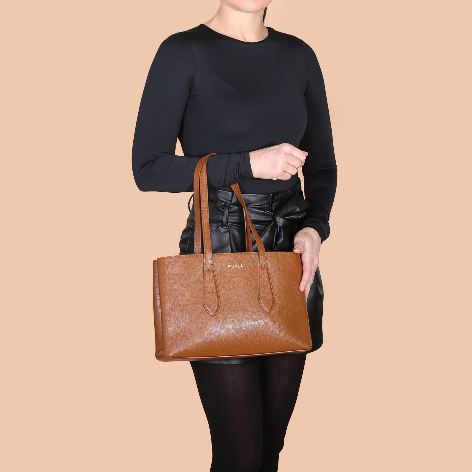 Furla Ariana Leather Open Tote Bag in Black