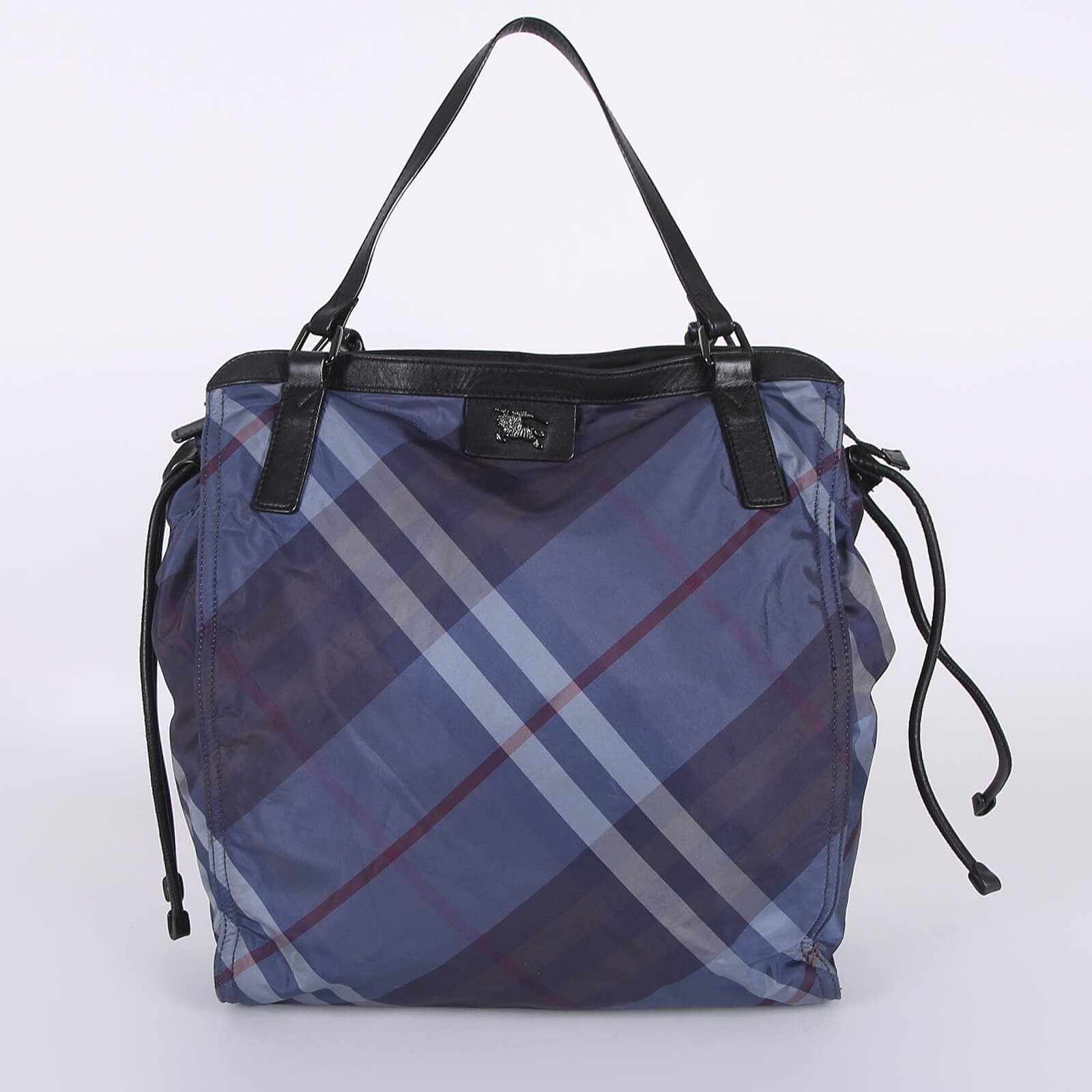 Burberry Buckleigh Nylon Nova Check Shopper Bag Navy www.luxurybags.eu